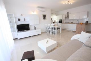 Apartments Krešan Soline - Sukošan - 0