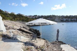 Seaside apartments with a swimming pool Zavalatica, Korcula - 9150 - 1