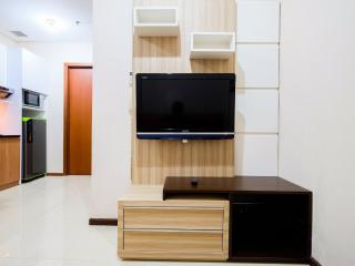 Homey 1 BR Apartment Thamrin Residence By Travelio - 2