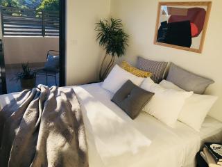 The Botanical 201 - Albury - 1