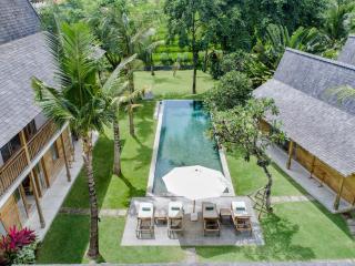 Villa Alea by Villa Finder - Kerobokan - 3