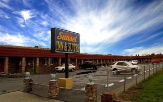 Sunset Inn and Suites West Sacramento - West Sacramento - 0