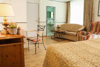 Landgasthof & Hotel Jagdhof - Stralsund - 5