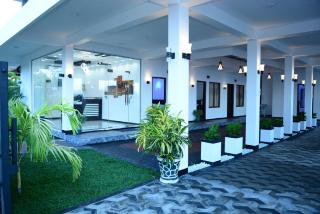 Liyonaa Beach Hotel - 4