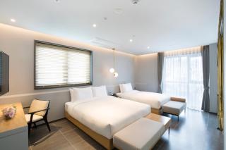 Nampo Hound Hotel Premier - Busan - 2