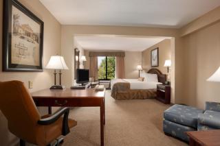 La Quinta Inn & Suites by Wyndham Mooresville - Mooresville - 3