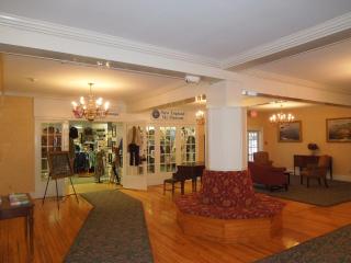 Eastern Slope Inn Resort - 5