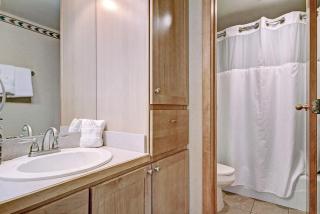 Vs440H Village Square Hotel Room - 7