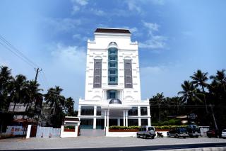 Hotel Karthika Park - Kazhakuttam - 0