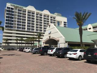 Direct oceanfront, fantastic ocean view, separate bedroom ! - Pools open ! - 9