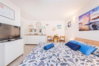 Degrassi Square Apartments - Vrsar - 8