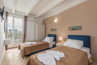 Villa Fantasia- Less than 5-Min Walk to Kalivaki Beach - Georgioupolis - 1