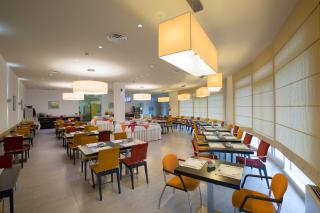 UNA HOTELS Cesena Nord - Cesena - 9