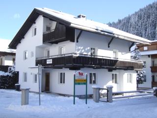 Haus Irmgard by Châtel Reizen - Tux - 9