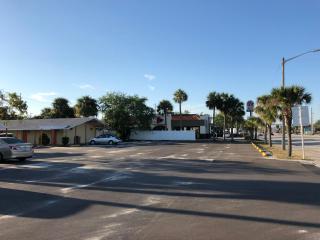 Sunset Inn- Fort Pierce, FL - Fort Pierce - 4