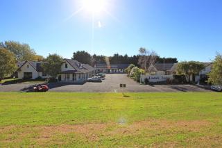 Kapiti Lindale Motel and Conference Centre - Paraparaumu - 0