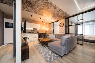 Jacuzzi Apartments - 9