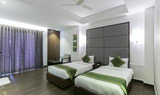 Hotel Crown Suites - 4
