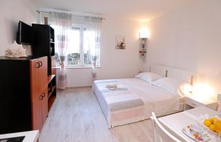Apartment B&J Very Near Center of Town (Riva) - 3
