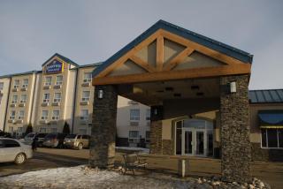 Lakeview Inns & Suites - Fort Saskatchewan - 1