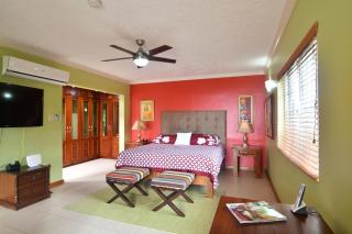 Kingston Vacation Rentals at The Romantic Log Cabin in Kingston - 8