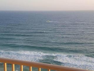 Stylish Oceanfront Condo with Beach and Picnic Area Access - Unit 1706 - Panama City Beach - 2