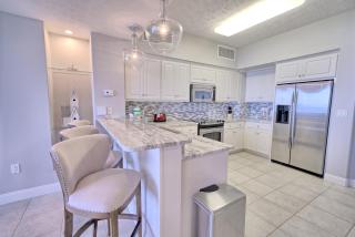 Gulf Front Condo with Beach Access and Beachside Pool - Unit 1604 - 1