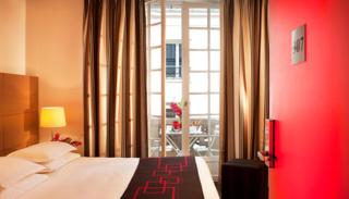 Villathena - Parijs - 1