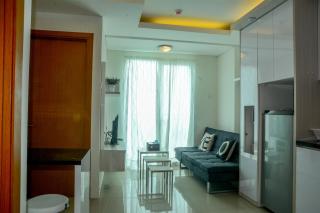 Scandinavian Style 2BR Apartment Woodland Park Residence By Travelio - Giacarta - 3