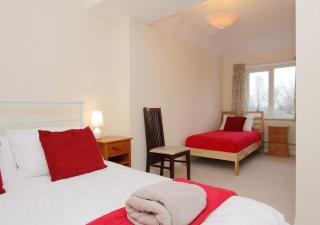 Large Cosy House Ideal for Corporate Lets - Andover - 2