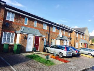 FANTASTIC COZY 3bed Hse London ExCEL Free Parking WIFI Sleeps 6 - Londra - 4