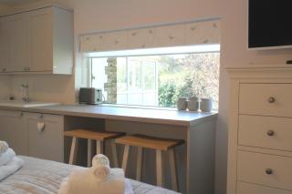 Ashford house 'The Snug' private hot tub - 4