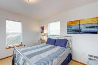 Mermaid Beach House - 3