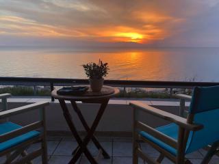 Superior, comfortable seaside home with amazing view - Siviri - 0