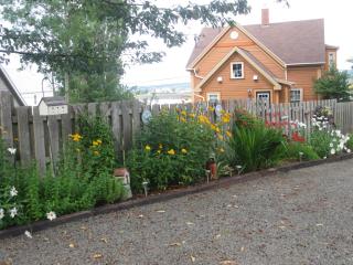 Grand Oak Manor Bed and Breakfast - Granville Ferry - 4