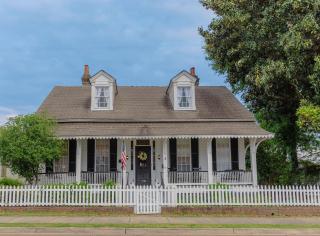 Riverboat Bed & Breakfast - Natchez - 0