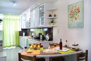 Aristea's Apartment 1st Floor - 4