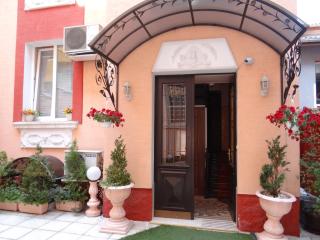 Orange Flower Apartments - 4