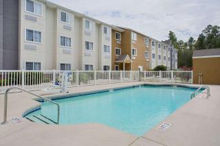Microtel Inn & Suites by Wyndham Walterboro - Walterboro - 6