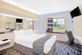 Microtel Inn and Suites Clear Lake - 7