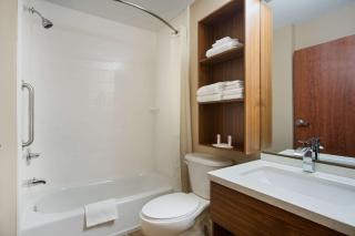 Microtel Inn & Suites by Wyndham Walterboro - Walterboro - 1