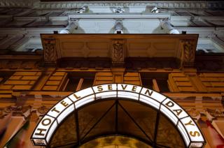 Boutique Hotel Seven Days - Prag - 4