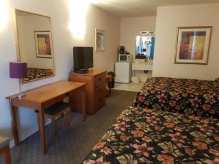 Lakeview Resort Motel - 7