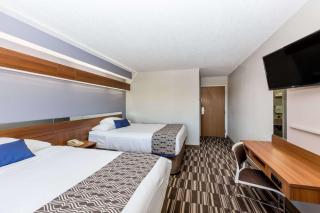 Microtel Inn & Suites by Wyndham Sioux Falls - Sioux Falls - 1