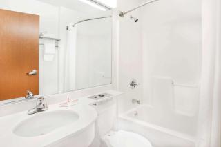 Microtel Inn & Suites Beckley East - Beckley - 1