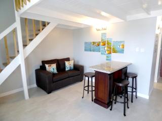 Beach Two Bedroom Loft Suite E29 - Ocho Rios - 6
