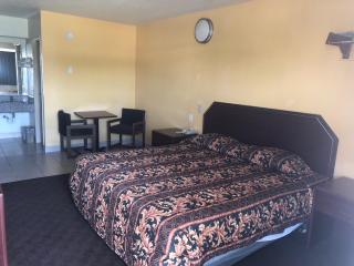 Lone Star Inn - 2