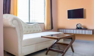 Treebo Naunidh Suites - Pune - 8