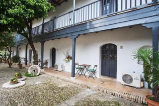 Conde Central Courtyard by Valcambre - Siviglia - 4