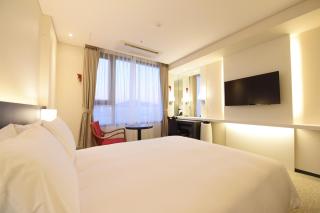 Geoje Artnouveau Suite Hotel - 4